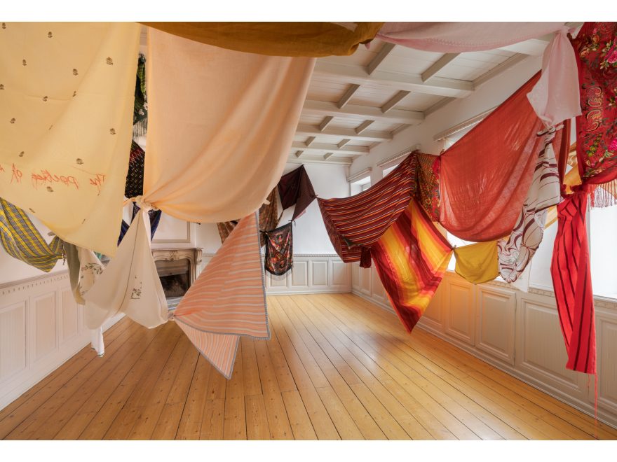 Hesselholdt og Mejlvang, When it rains, look for rainbows, when it’s dark, look for stars, 2025. Foto: David Stjernholm