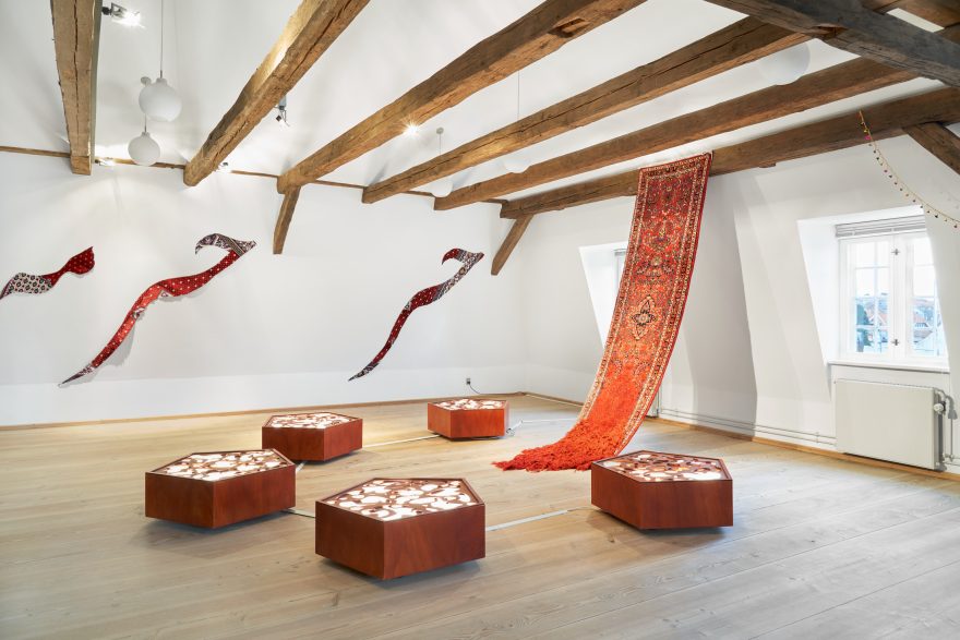 Lina Hashim, ODALISKEN, installationsview, 2024. Foto: Brian Kure