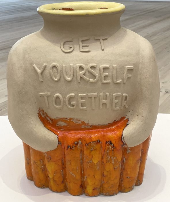 Hesselholdt og Mejlvang, 'Get Yourself Together', keramikskulptur, 2025. Foto Kongegaarden.