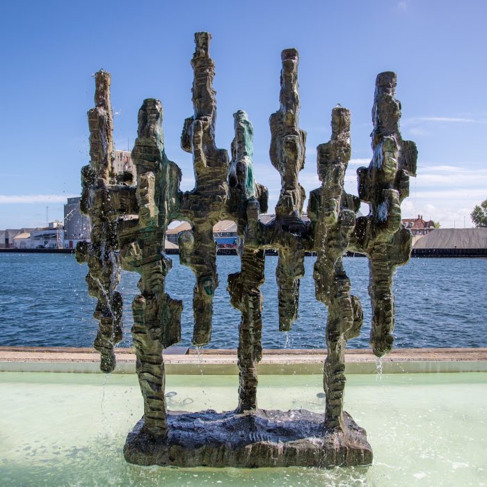 Frank Rosen, De syv dage, vandkunst, bronze, 2001