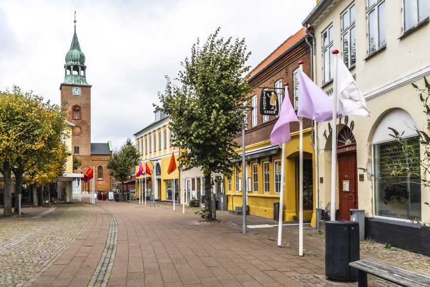 Hesselholdt og Mejlvang, Flags for Open Horizons, 2025. Foto: FABU Photography