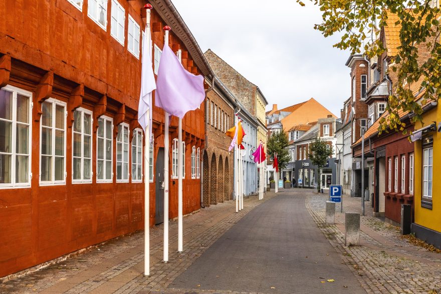 Hesselholdt og Mejlvang, Flags for Open Horizons, 2025. Foto: FABU Photography