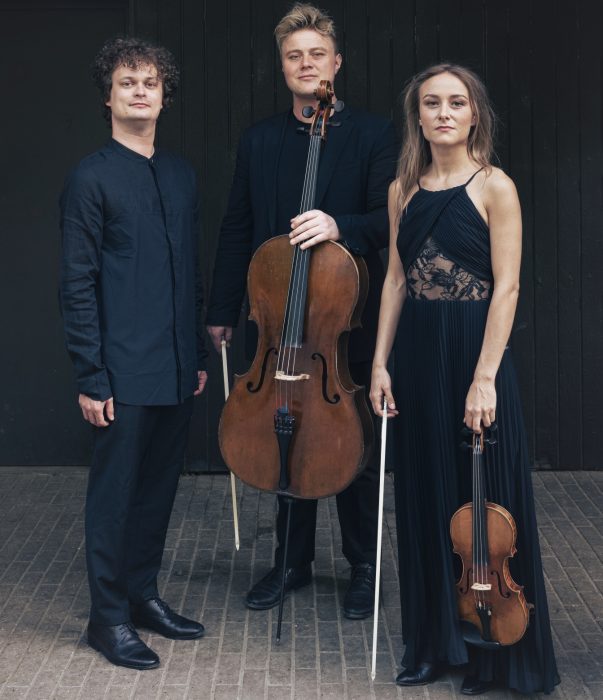 Trio Theros med tre unge superstjerner