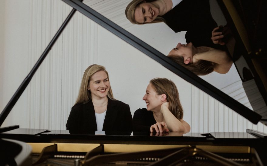 Katrin Kuslap og Hazel Friedman