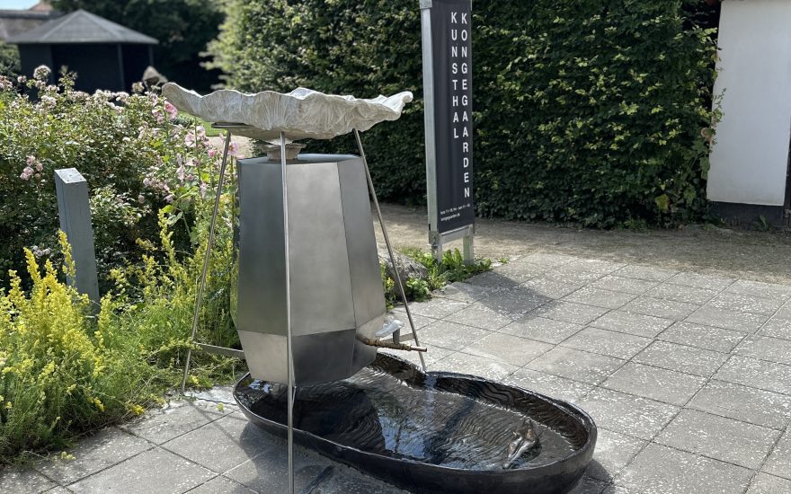 Ida Retz Wessberg, Skulptur for opsamling af regnvand, 2025.  Foto: Ida Retz Wessberg