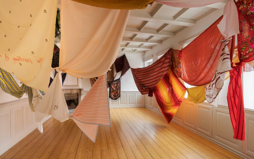 Hesselholdt & Mejlvang,  When it rains, look for rainbows, when it’s dark, look for stars, 2025. Foto: David Stjernholm