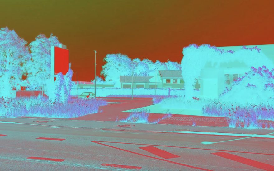 Asmund Havsteen-Mikkelsen, still fra videoinstallationen Dehabitation, 2026